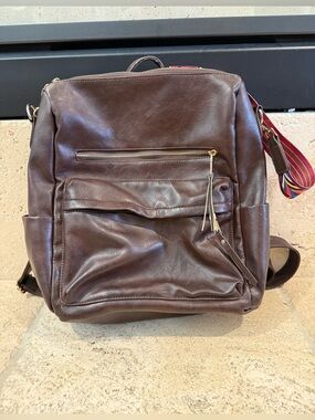 Modern+Chic Brown Vegan Leather Convertible Backpack Purse - READ